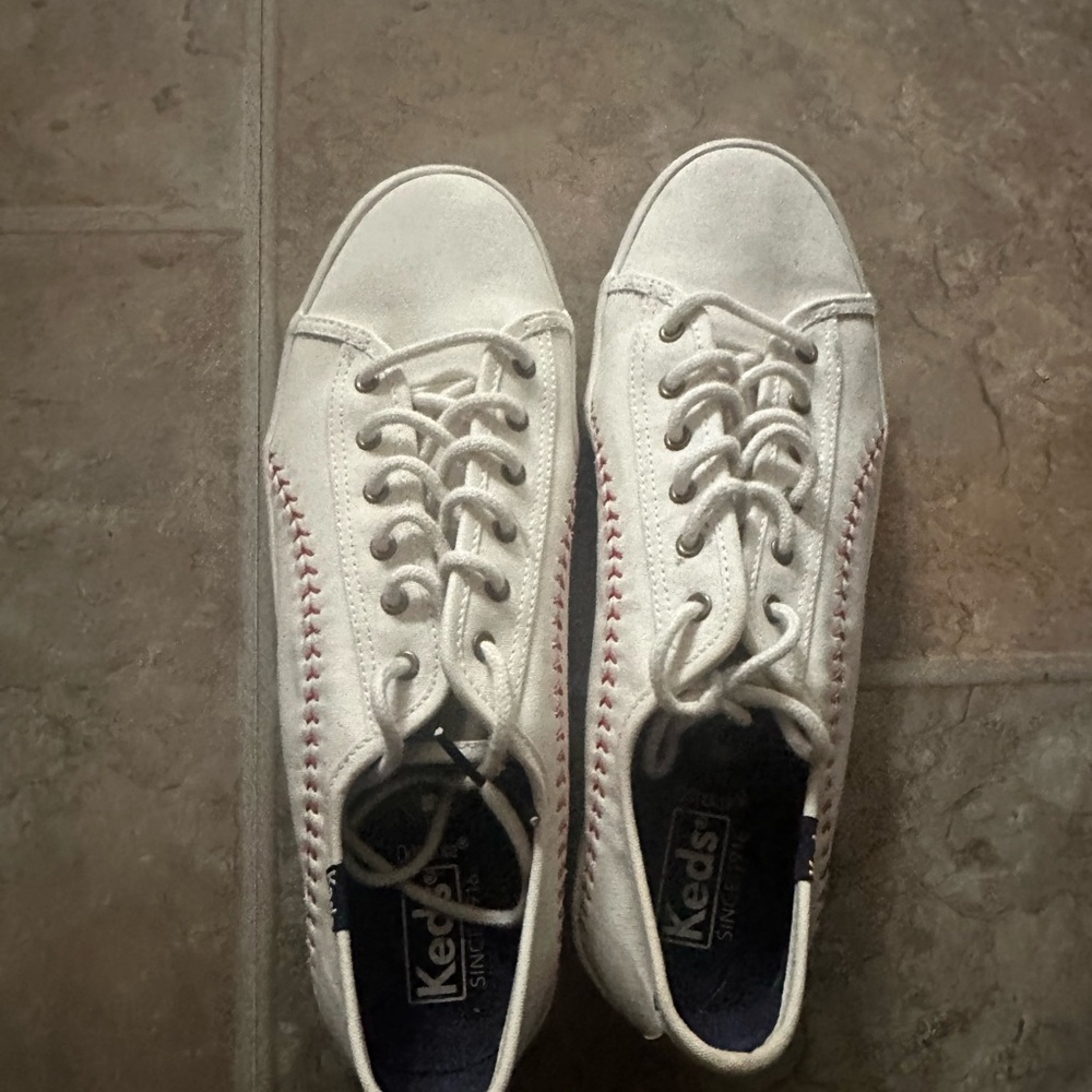Keds Classic White Sneakers with Red Detail mlb kickstart baseball canvas